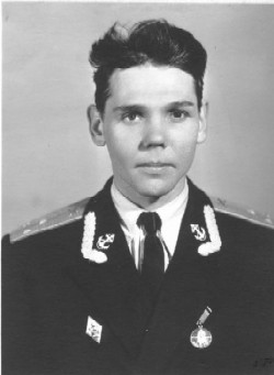 Старший лейтенант С.Т. Аксентьев